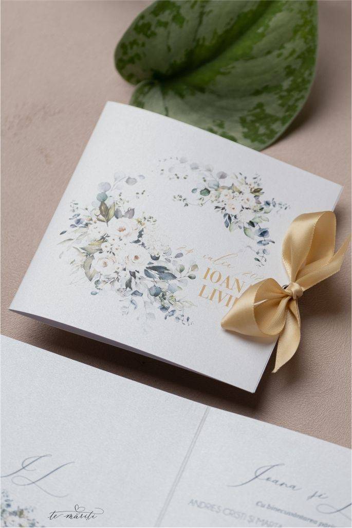 INVITATIE CU FLORI ALBE SI EUCALIPT - TeMariti